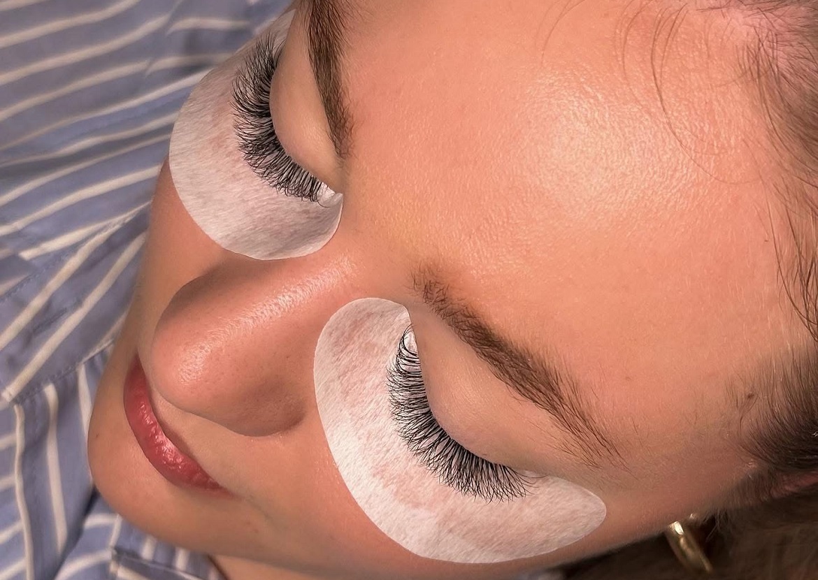 Műszempilla építés - Gold Aesthetic szépségszalon